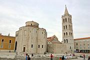 兩座教堂：Cathedral of St Anastasia 和 Church of St Donatus