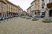 鎮內的小廣場 (Mestni trg)