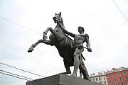 Anichkov 橋上的 Horse Tamers 雕像