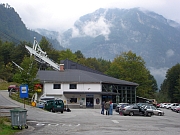 山下的纜車站